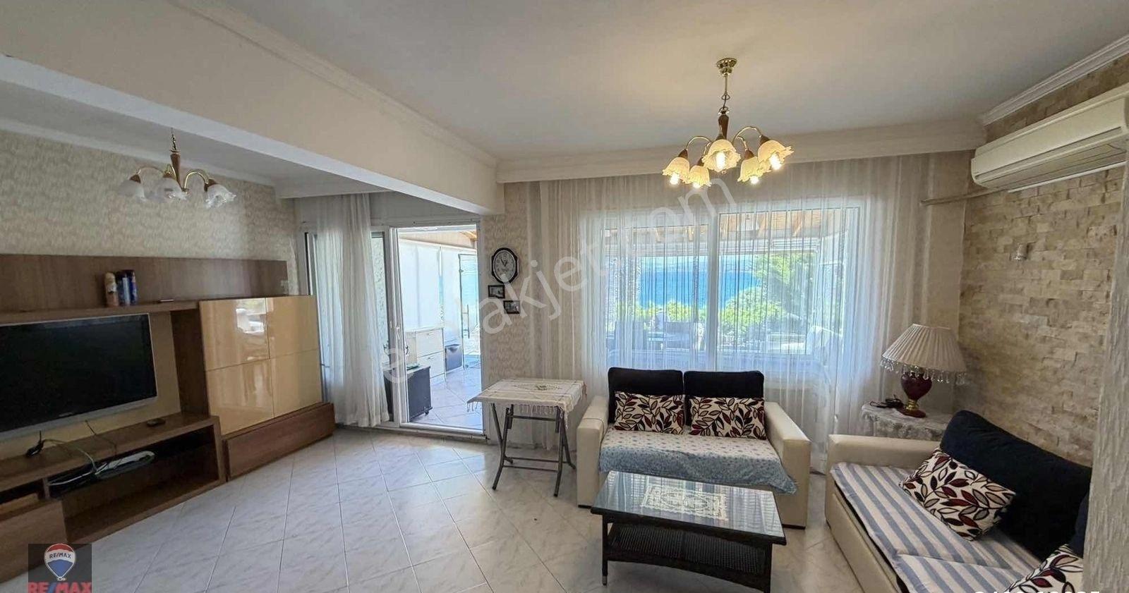 Çeşme Boyalık Denize Sıfır Kiralık Villa - Görsel 24