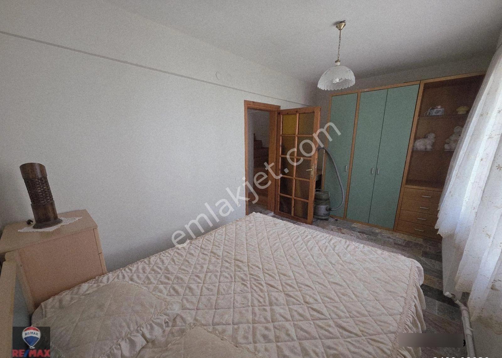 Yenifoça Cumhuriyet Mah. Eşyalı Kiralık 3+1 Triblex Yazlık - Görsel 28