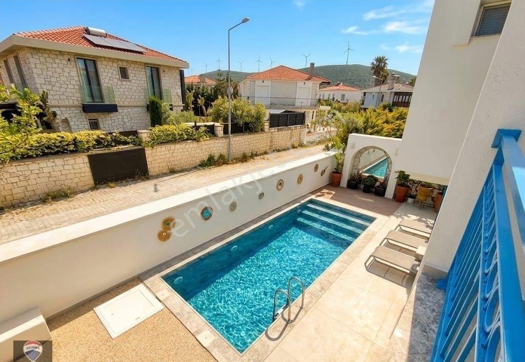 Çeşme Alaçatı'da Müstakil,havuzlu Ve Eşyalı 5+1 Kiralık Villa - Görsel 15