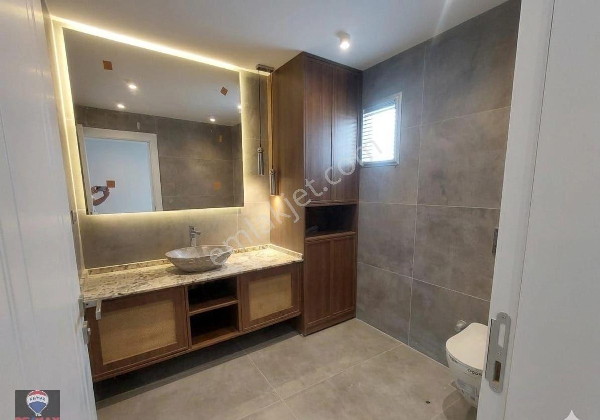 Çeşme Alaçatı'da Müstakil,havuzlu Ve Eşyalı 5+1 Kiralık Villa - Görsel 18