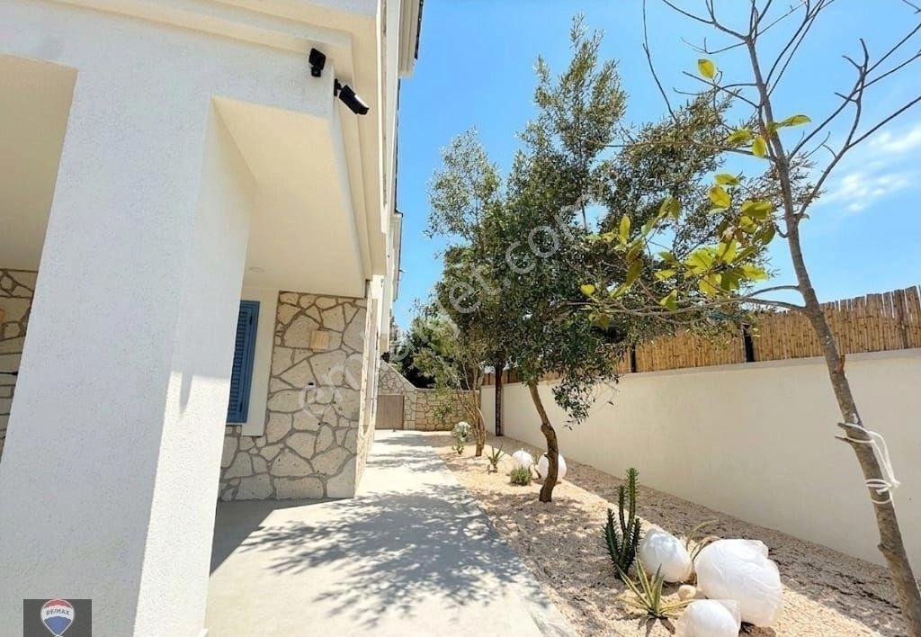 Çeşme Alaçatı'da Müstakil,havuzlu Ve Eşyalı 5+1 Kiralık Villa - Görsel 7