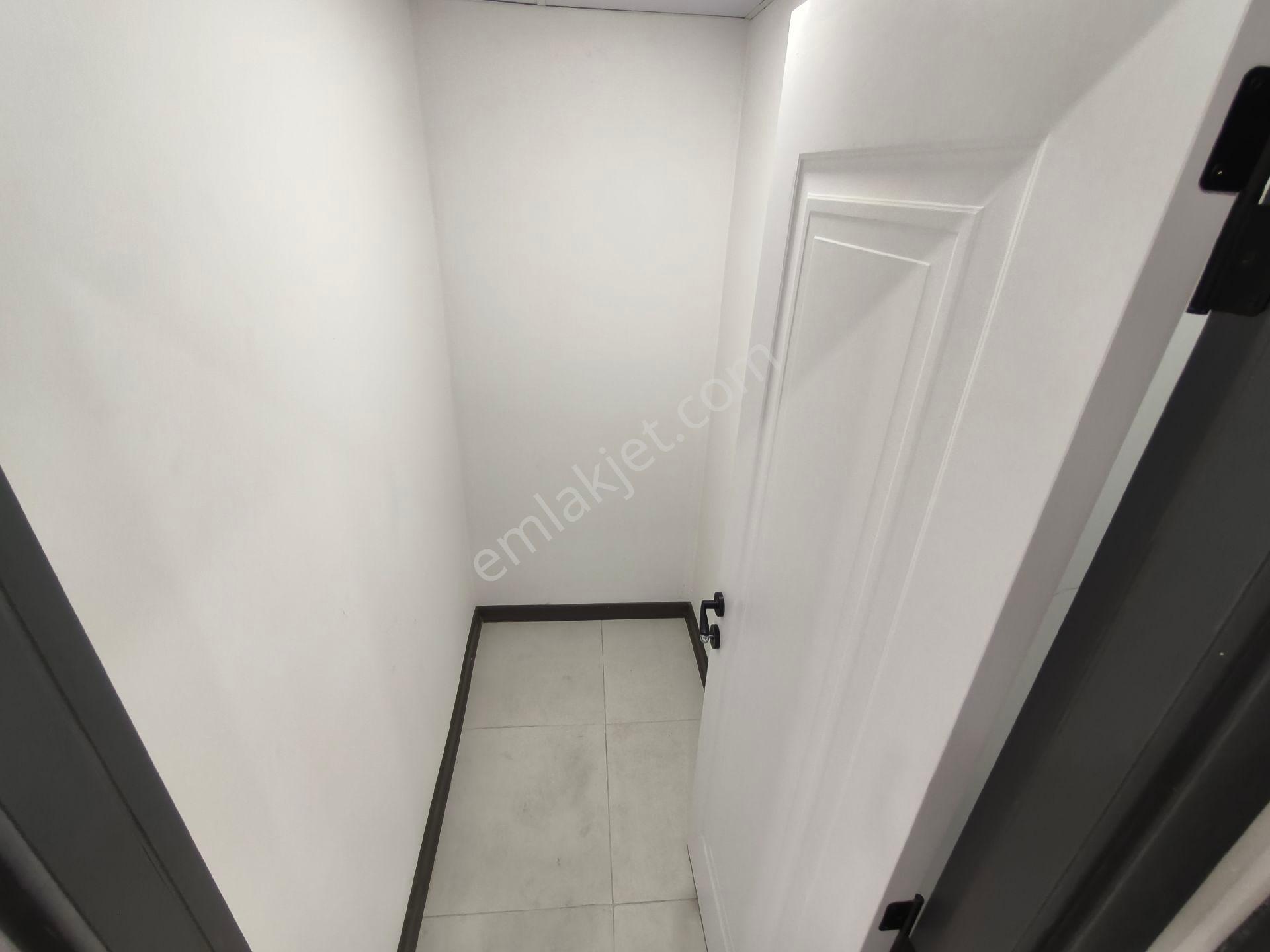 Pera'dan Zafer Mah. Okur Sk. Özel Garajlı, Kilerli Kiralık 3+1 Daire - Görsel 13