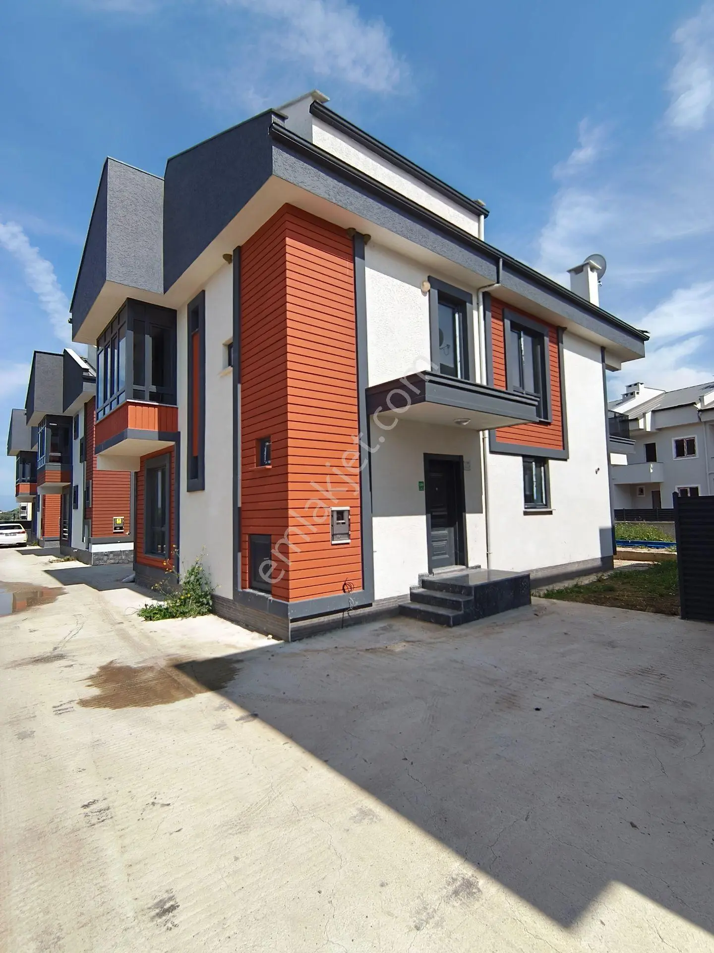 Bulut Yatırımdan 5+1 380 M² Arsa İçerisinde 200 M² Müstakil Ev