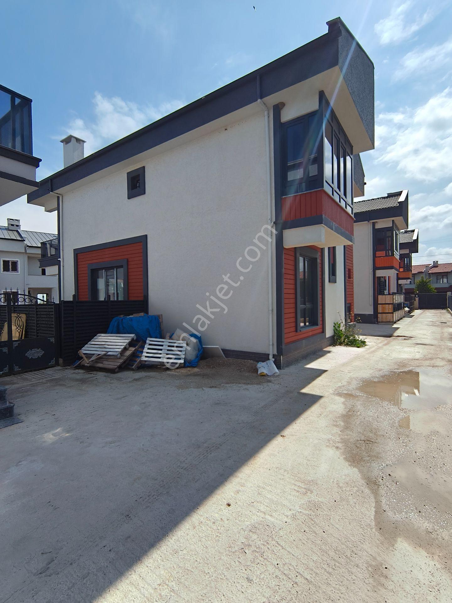 Bulut Yatırımdan 5+1 380 M² Arsa İçerisinde 200 M² Müstakil Ev - Görsel 32