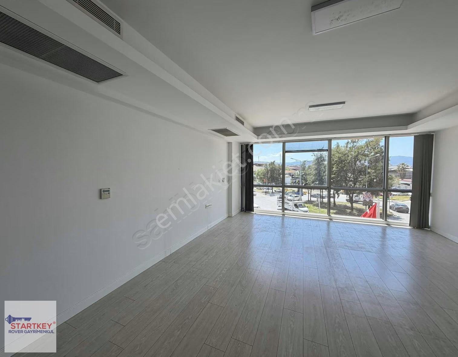 Çiçek Plazda 1+1 Kiralık Ofis - Görsel 2