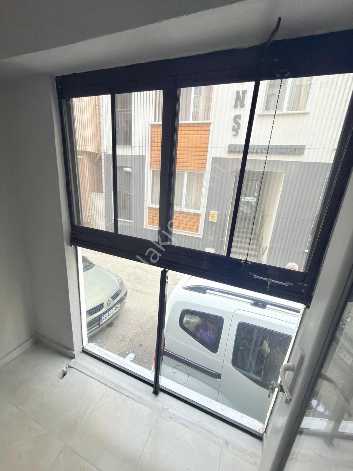 Ayşekadın Ana Caddeye Yakın Kiralık 1+1 Daire - Görsel 8