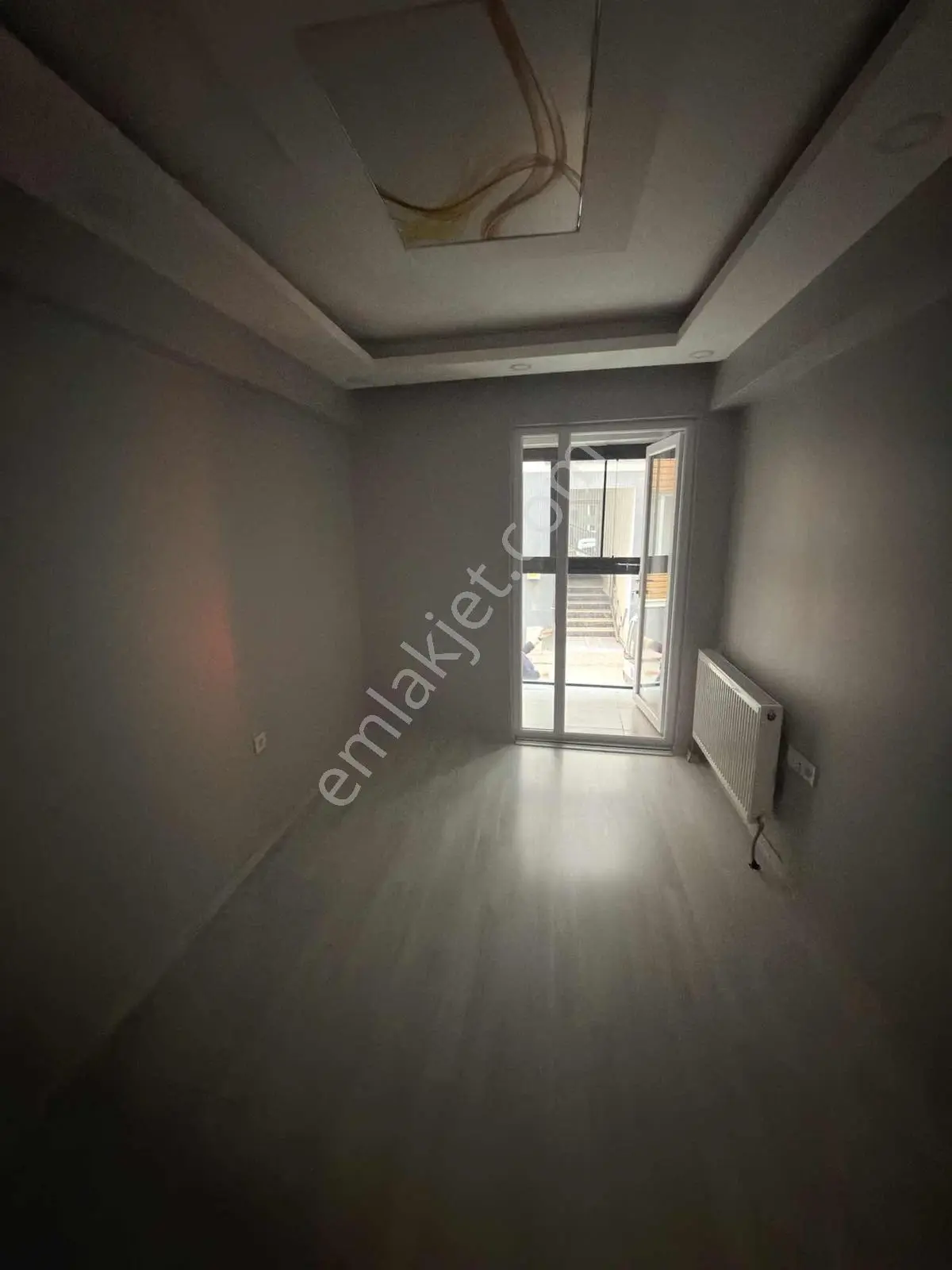 Ayşekadın Ana Caddeye Yakın Kiralık 1+1 Daire - Görsel 3