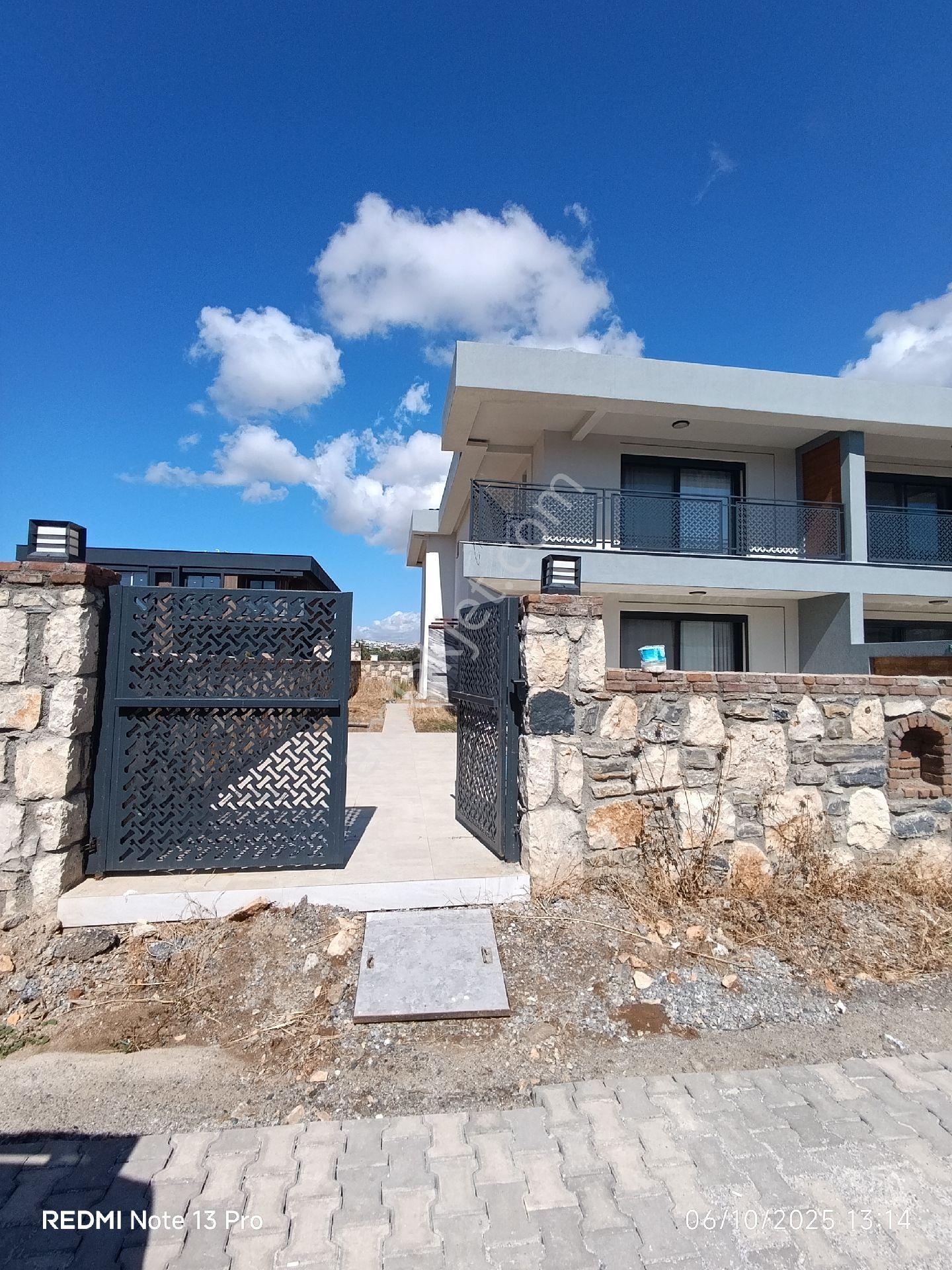 Efeler De 250m Karede Merkezde Bitisik Mustakil Villa+ayrı Mutfak+altkata Oda Var - Görsel 2