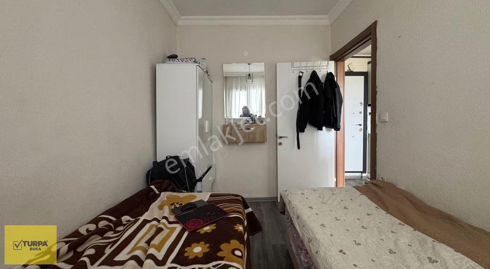Turpa Buca'dan Adatepe Mahallesinde Geniş Balkonlu 1+1 Daire - Görsel 9