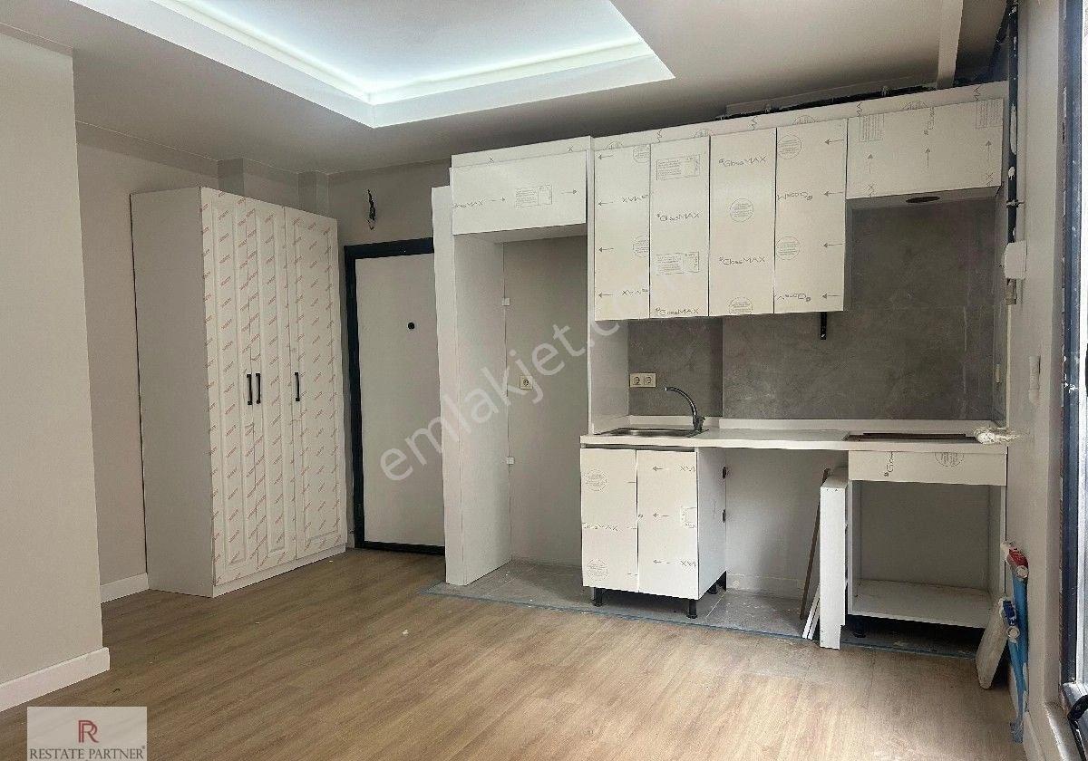 Merdivenköy Merkezi Konumda Kiralık 1+1 - Görsel 18