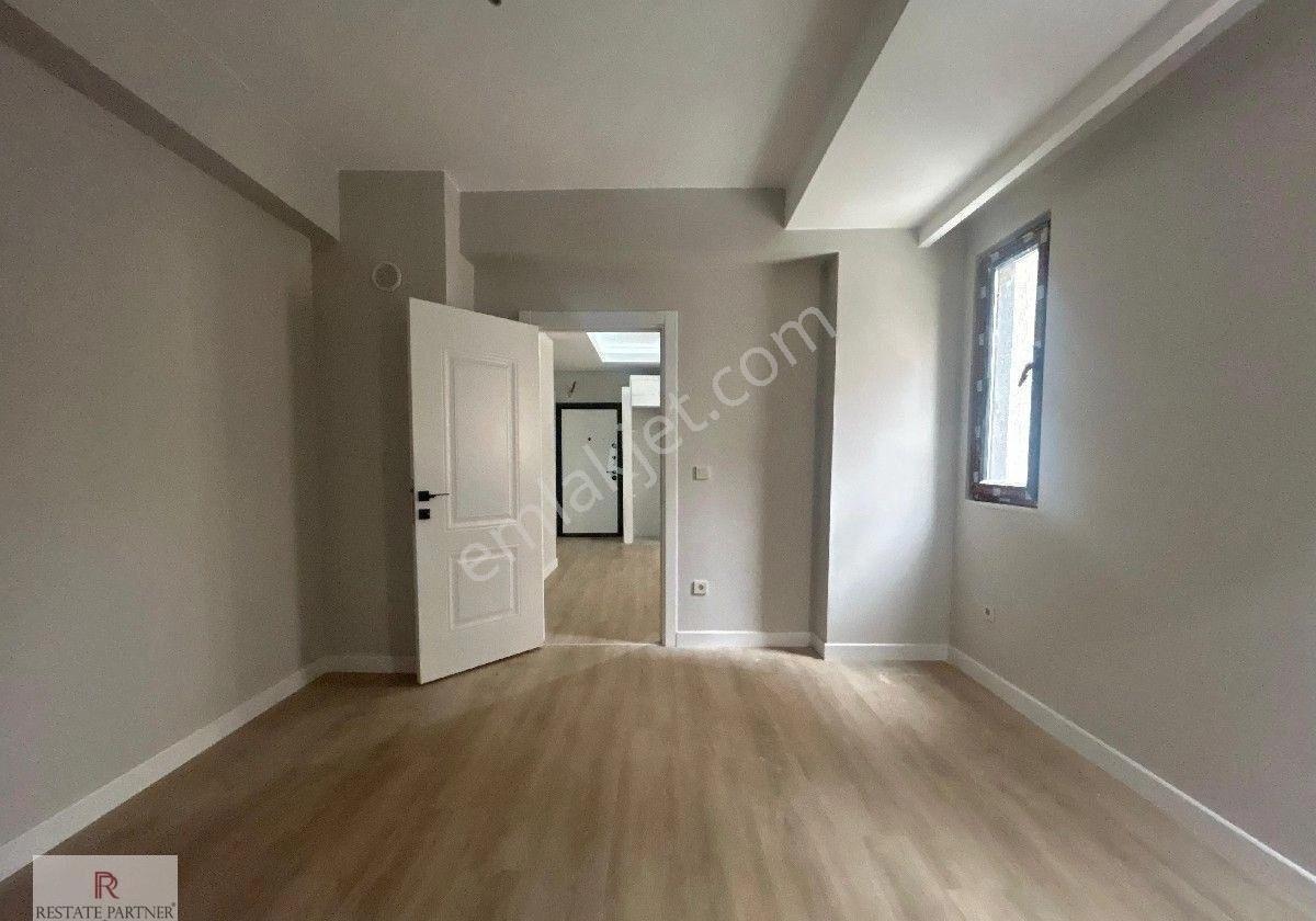 Merdivenköy Merkezi Konumda Kiralık 1+1 - Görsel 9