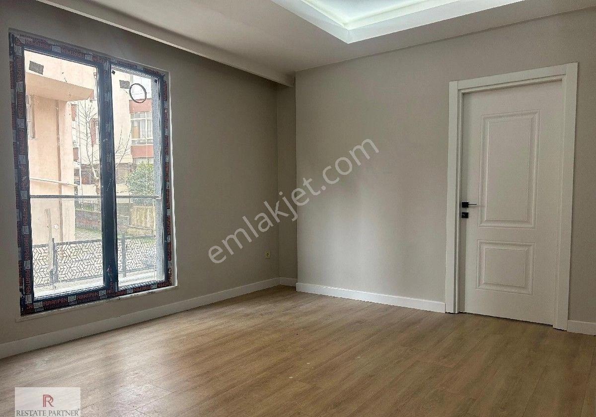 Merdivenköy Merkezi Konumda Kiralık 1+1 - Görsel 12