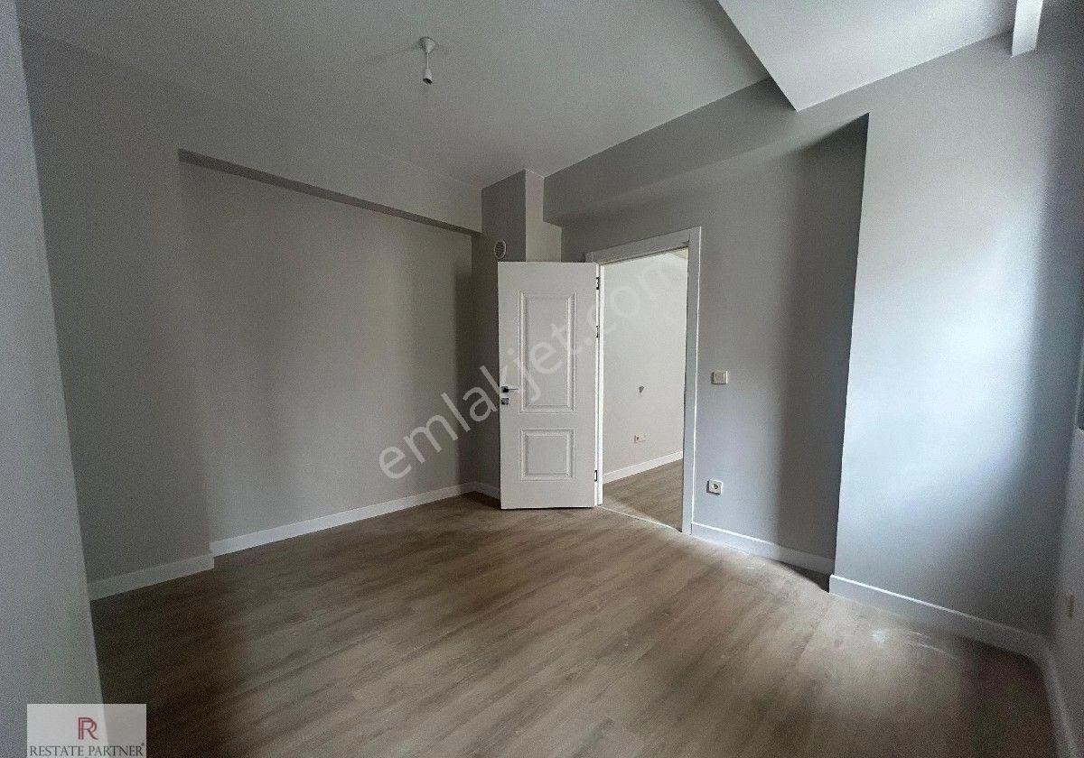 Merdivenköy Merkezi Konumda Kiralık 1+1 - Görsel 13