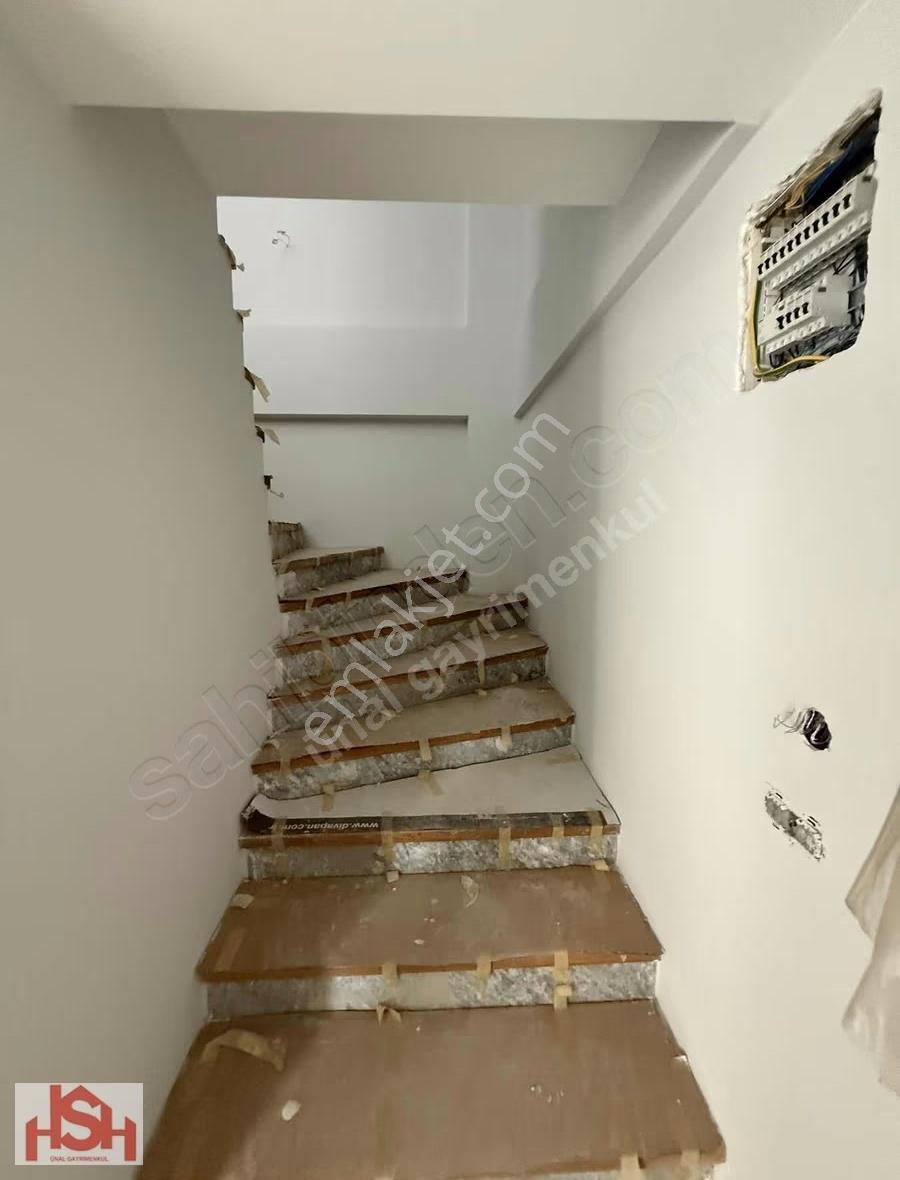 Şehir Merkezine 1.5 Km Yakınlıkta, Sıfır Lüks 3+1 Villa Kiralık - Görsel 2