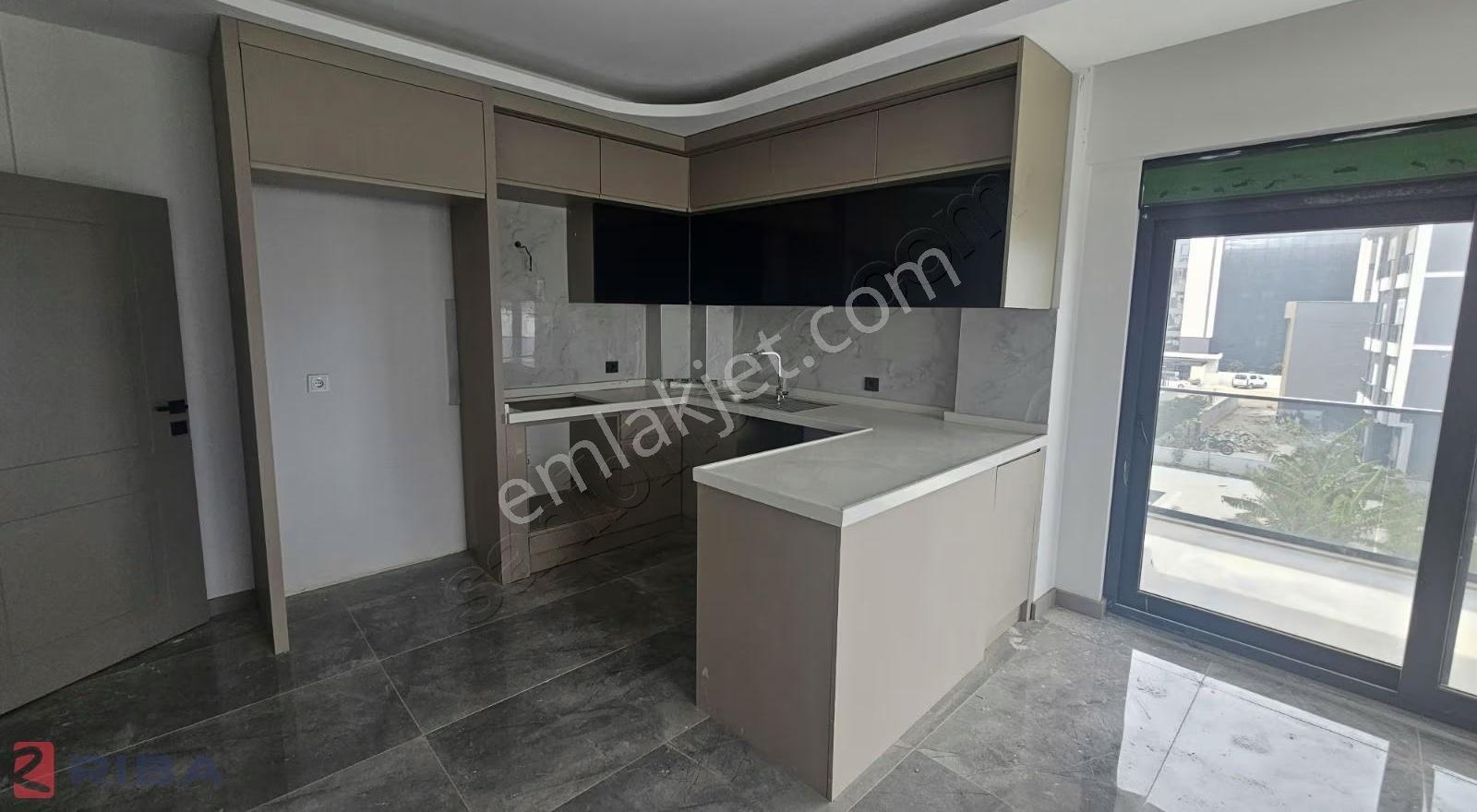 Yerden Isıtma, Kapalı Otoparklı Lüks Caddeye Yakın Daire - Görsel 6