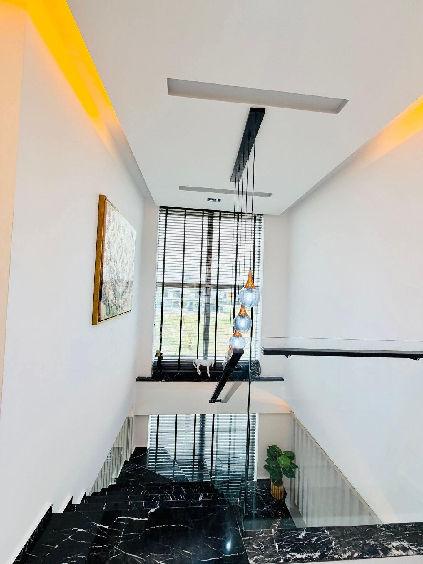 Efeler De Tam Mustakil Çok Özel Villa - Görsel 23