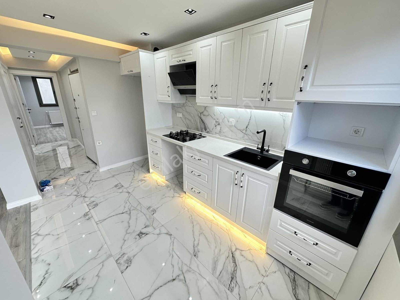 Balcova Kuskonmaz Sokakta 2+1 90 M2 Satılık Daire - Görsel 2