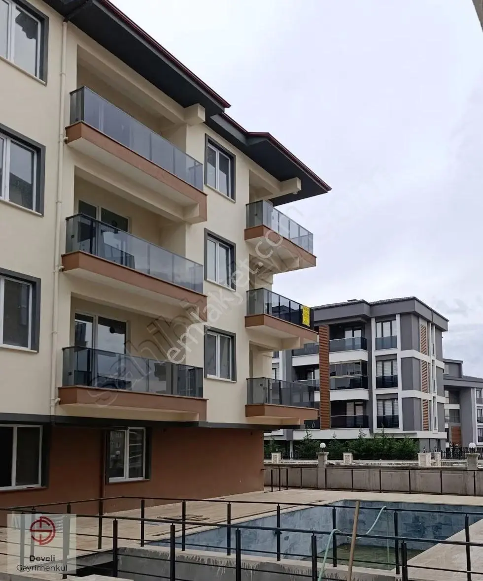 Satılık 1+1 Havuzlu Kapalı Otoparklı Sıfır Daireler