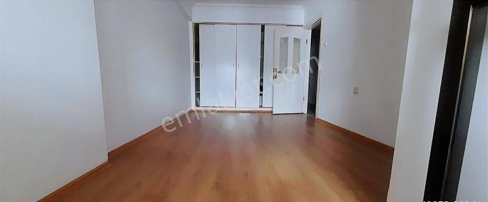 Bostanlının En Merkezi Yerinde Halkbank Üstünde Kiralık İşyeri - Görsel 2