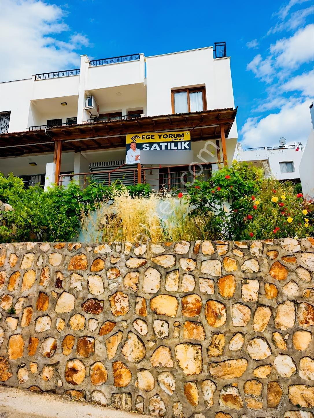 Yakamoz Sitesinde Panoramik Deniz Ve Doğa Manzaralı Villa - Görsel 2