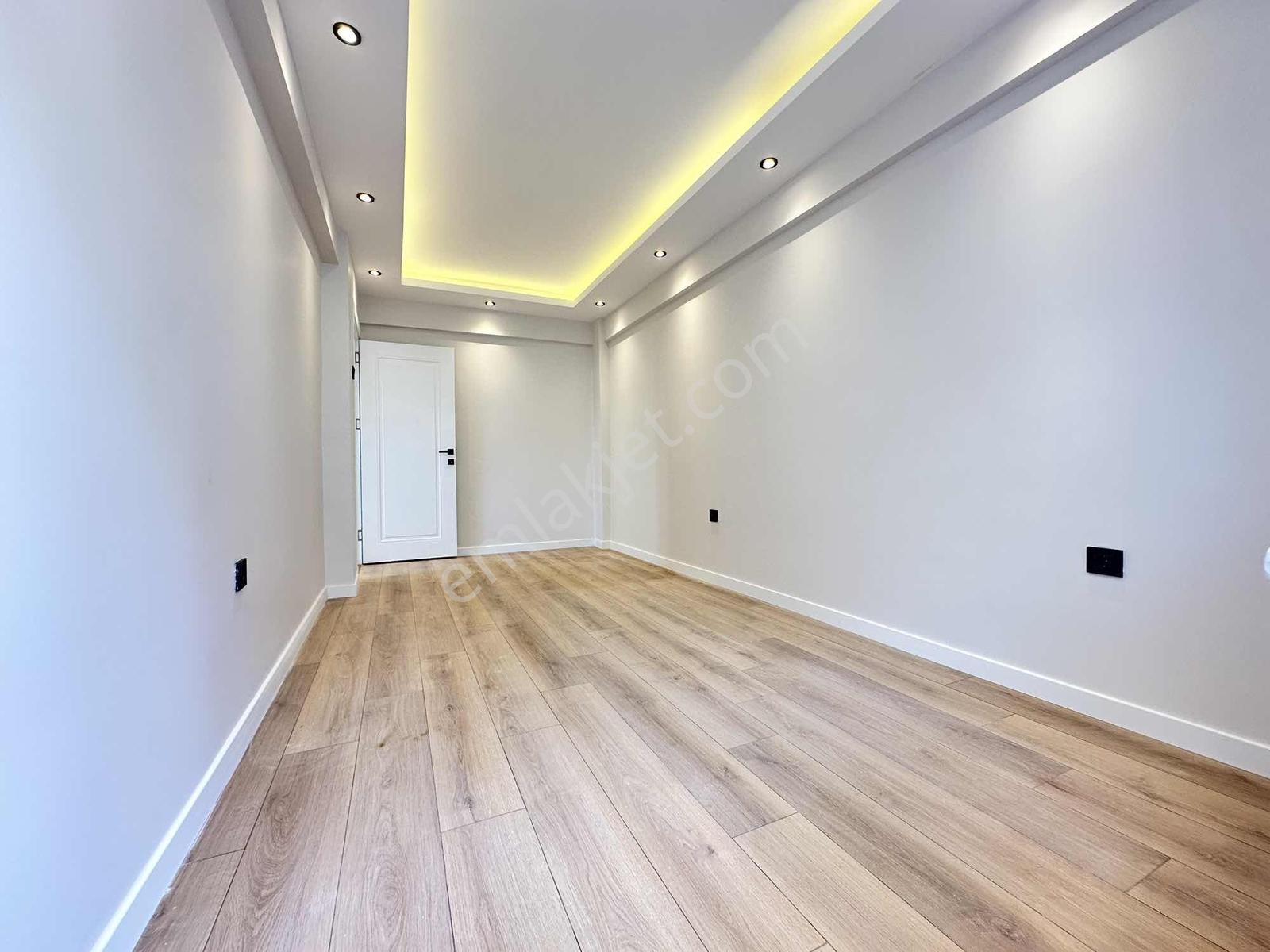 Balcova Çınar Sokak'ta 3+1 120 M2 Satılık Lüx Daire - Görsel 14