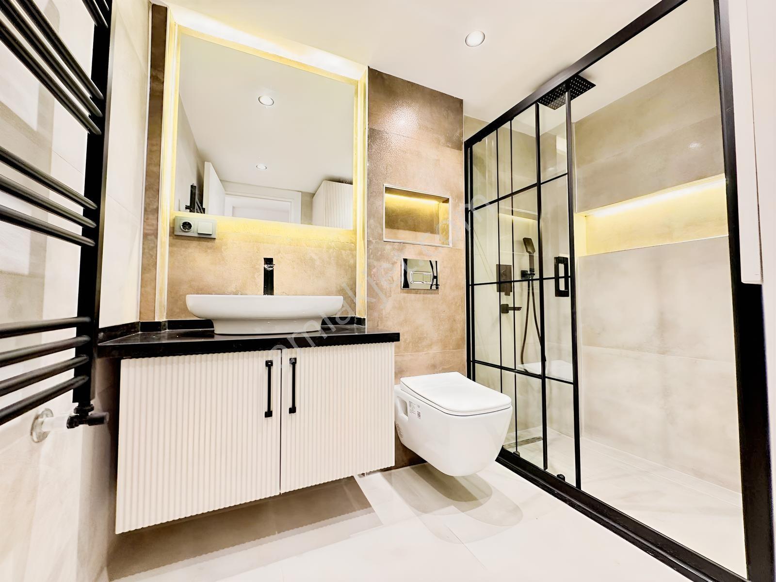 Balcova Çınar Sokak'ta 3+1 120 M2 Satılık Lüx Daire - Görsel 3