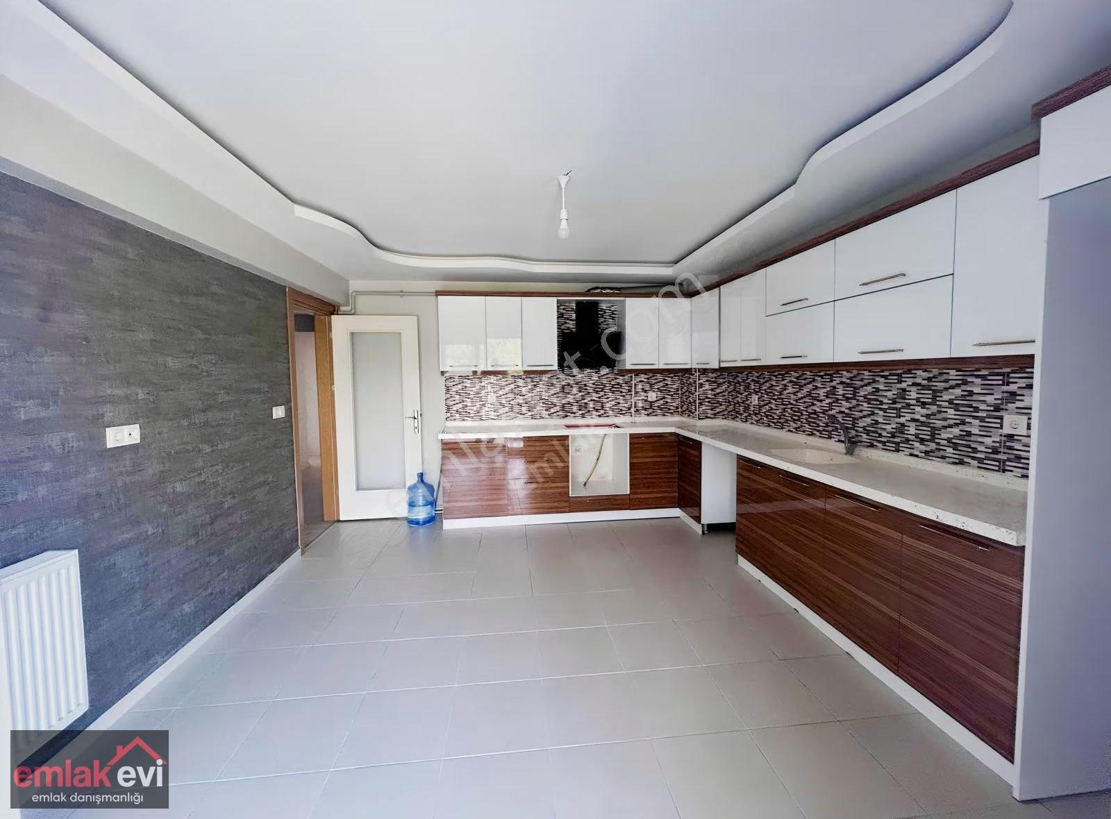 Emlak Evi'nde Kiralık Kombili Asansörlü Lüks Daire - Görsel 24