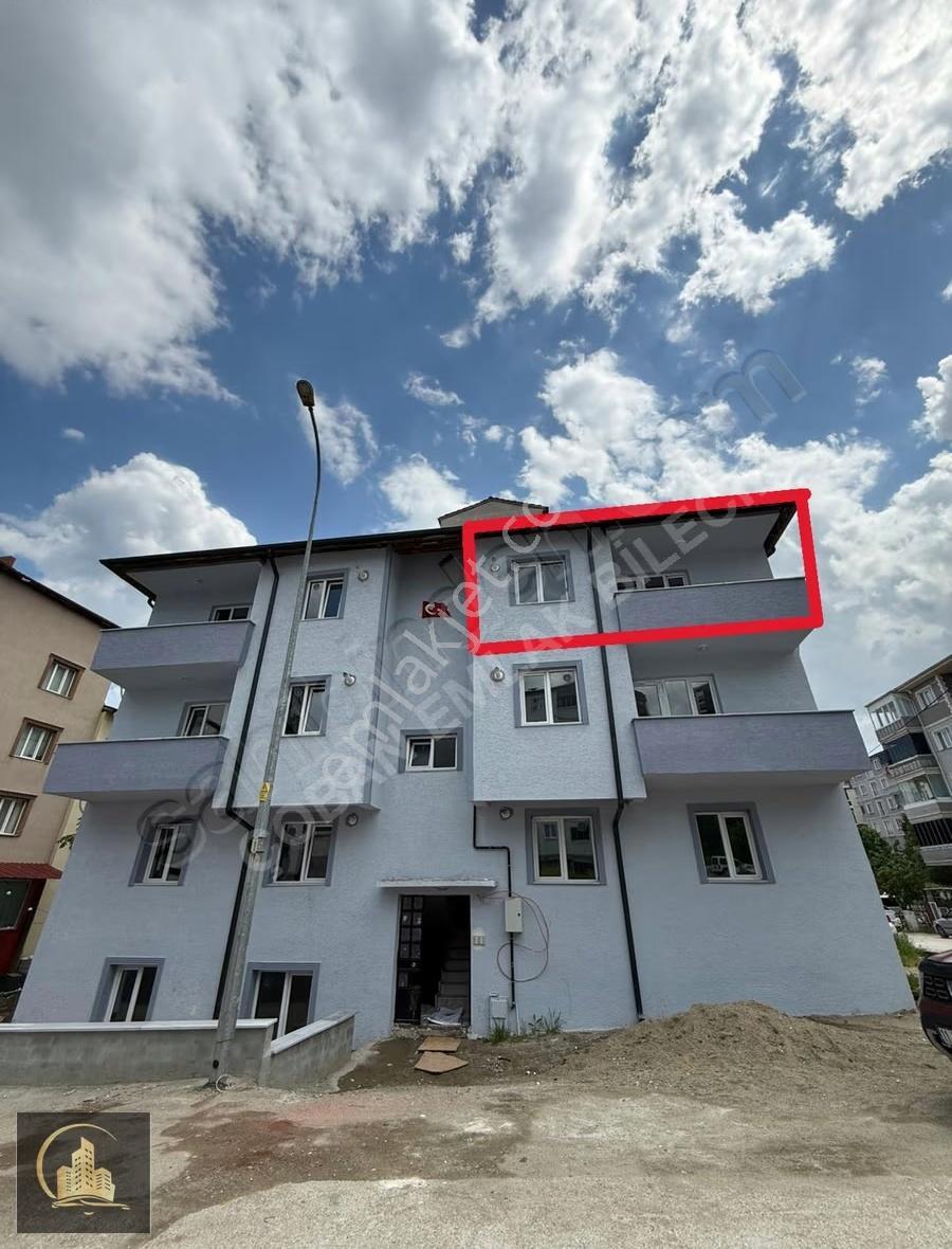 Bahçelievler'de Askeriyeye 50m Sıfır Yapılı 2+1 Kiralık Daire