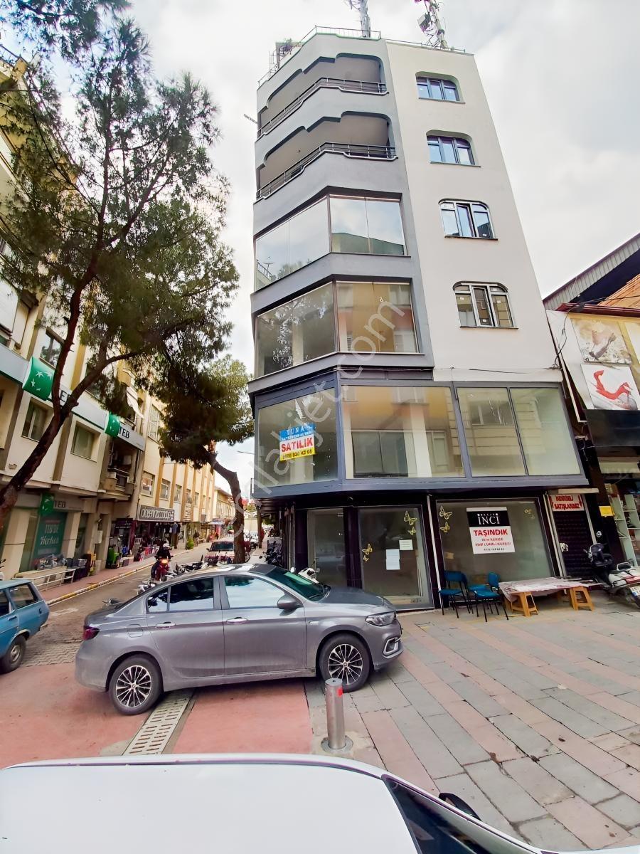 Sevgi Yoluna 7 Katlı İşyeri (4 Kat Dükkan-3 Kat Daire) Satılık - Görsel 16