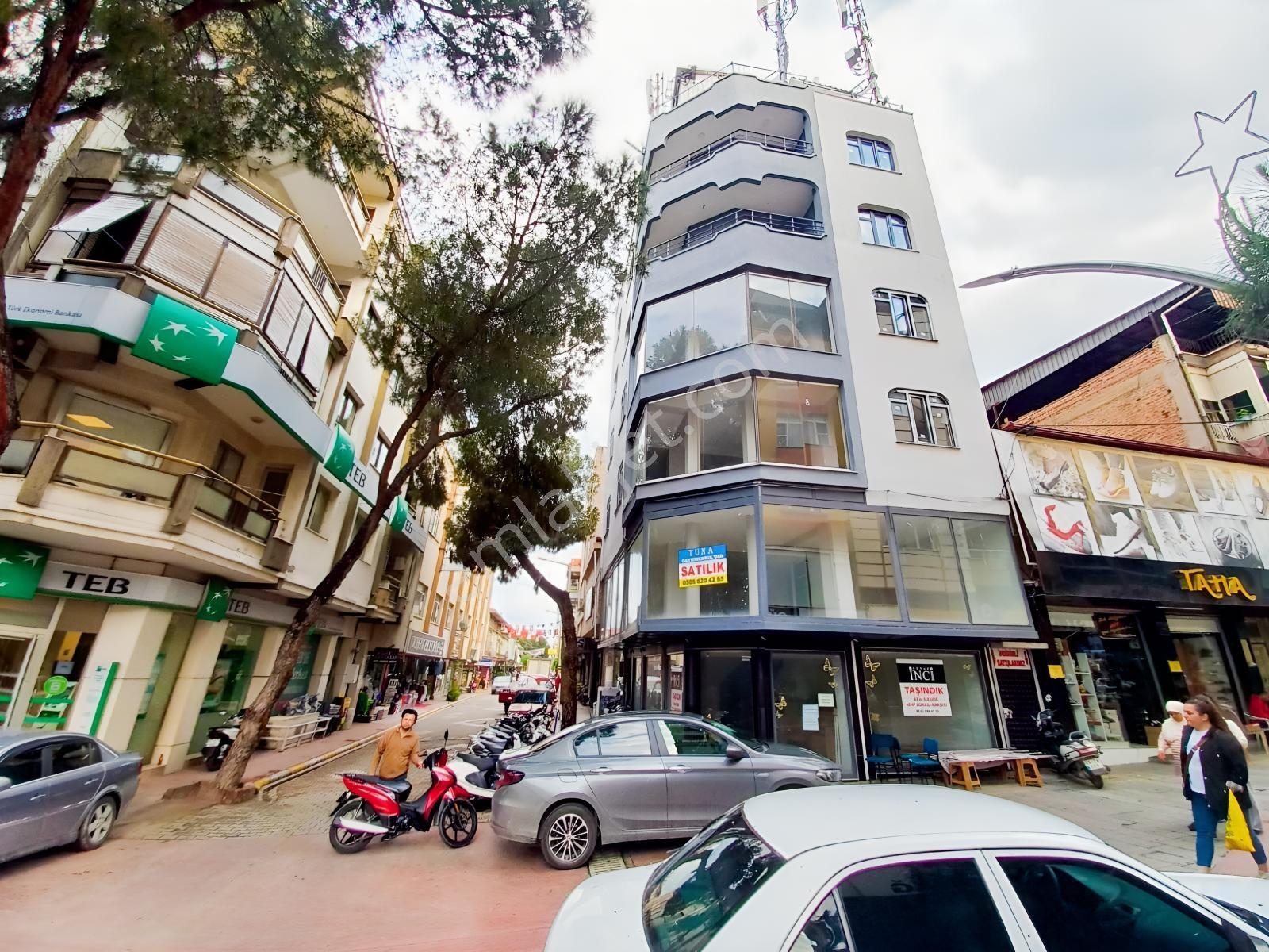 Sevgi Yoluna 7 Katlı İşyeri (4 Kat Dükkan-3 Kat Daire) Satılık - Görsel 10