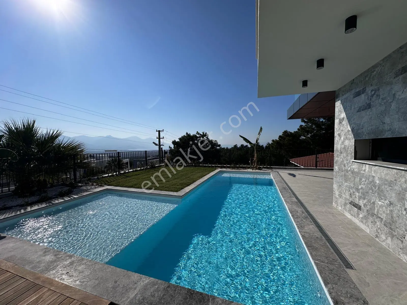 Kuşadası Soğucak'ta Full Deniz Manzaralı Özel Mülk - Görsel 4