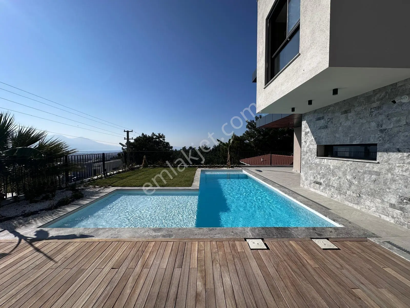 Kuşadası Soğucak'ta Full Deniz Manzaralı Özel Mülk - Görsel 3