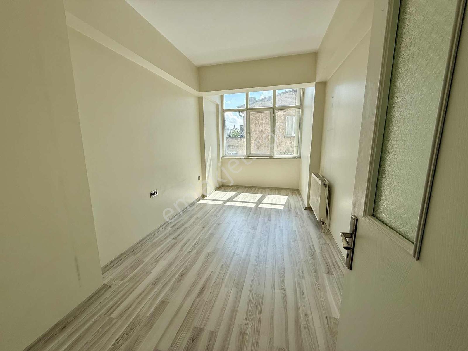 Eski Sanayi Tramvay Durağına 3 Dakika | 3+1 Geniş 175 M² Satılık - Görsel 11