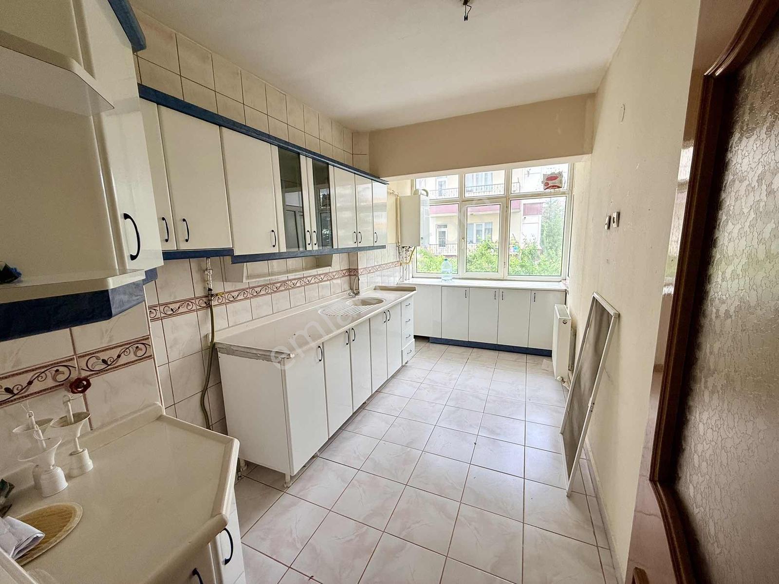 İldem Fatih Mahallesinde Aylık Ödemeli 3+1 Geniş Kiralık Daire - Görsel 5