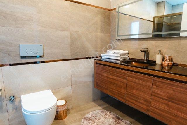 Kuşadası Soğucakta Deniz Manzaralı Müstakil 6+2 Villa - Görsel 35