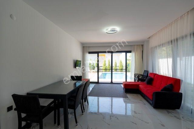 Kuşadası Soğucakta Deniz Manzaralı Müstakil 6+2 Villa - Görsel 22