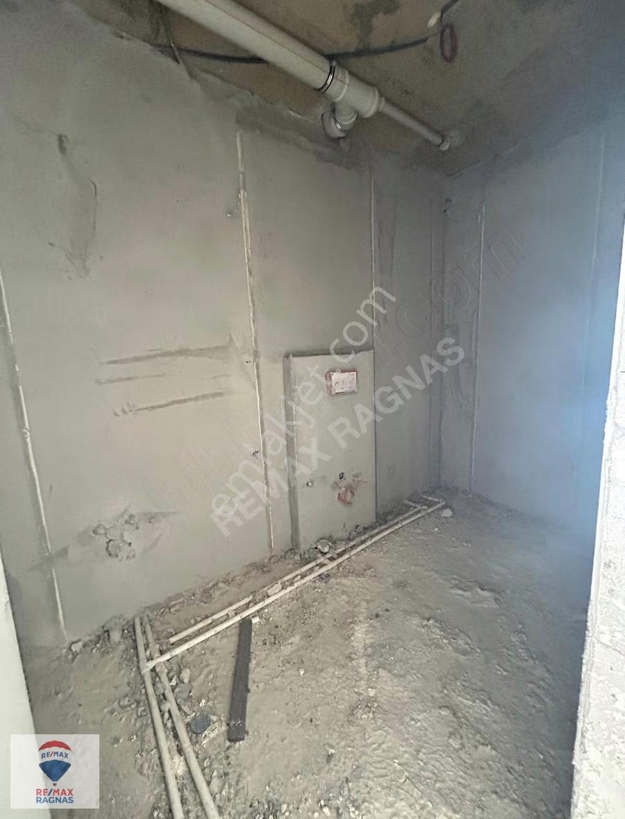 Kurtköy'de Metro Ve Havalimanına Yakın 2+1 Satılık Daire - Görsel 3