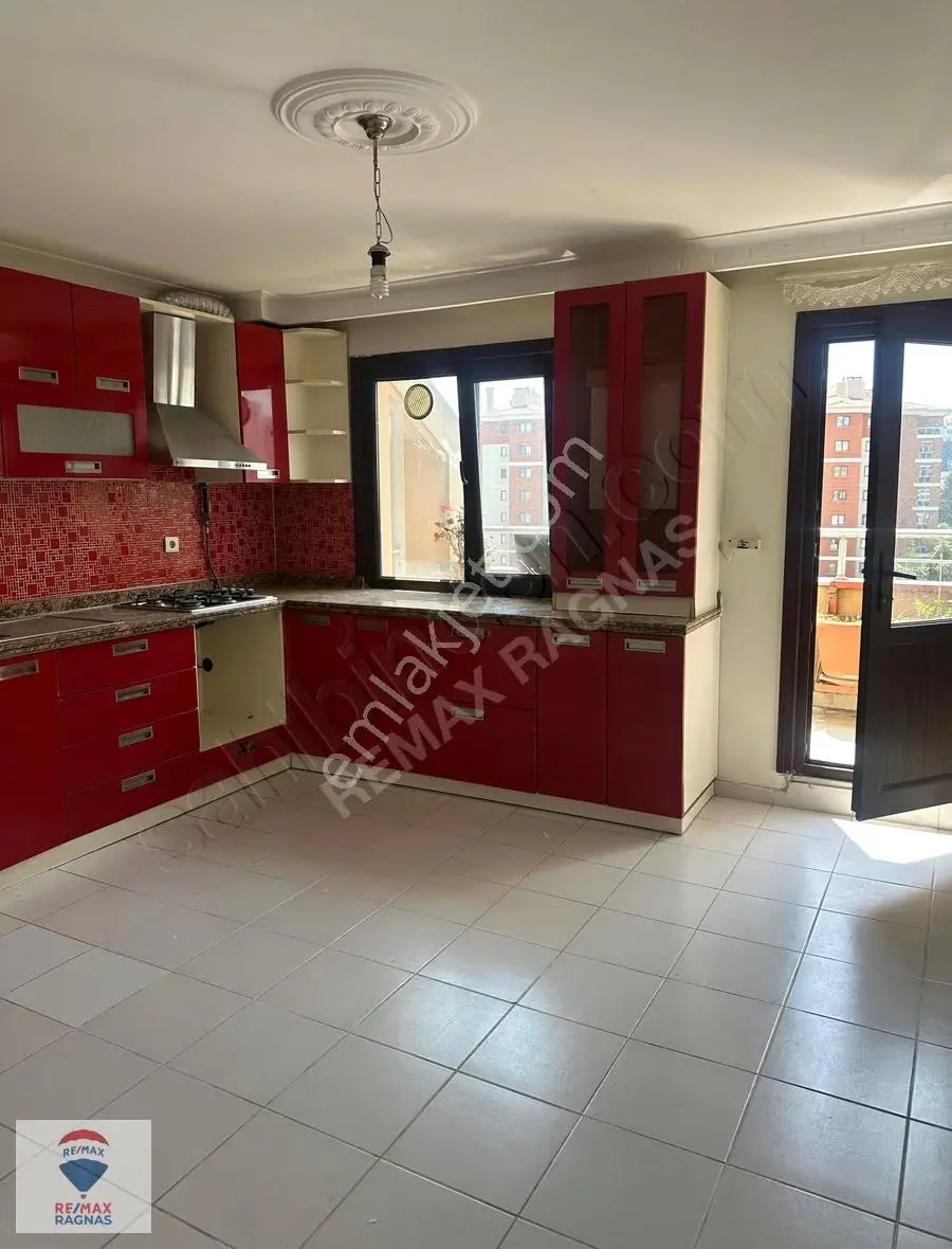Çekmeköy Taşdelen Sultançiftliği'nde 4+1 Kiralık Daire - Görsel 15