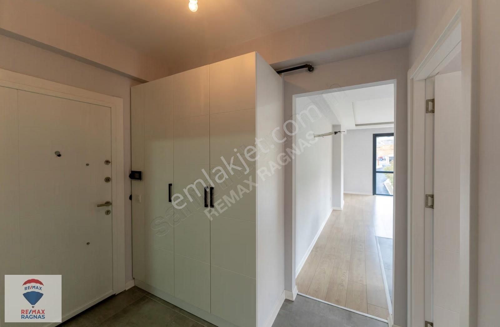 Çengelköy'de Sitede 2+1 95m² Balkonlu Köşe Satılık Daire - Görsel 7