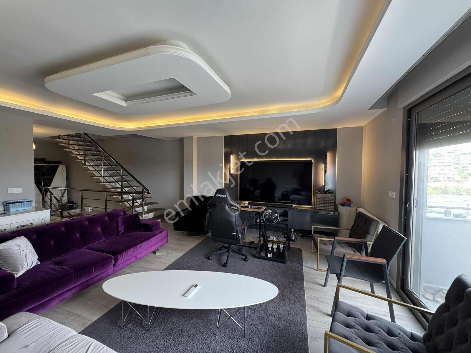 Villakent 'te Geniş Bahçeli, Özel Havuzlu Satılık Tripleks Villa - Görsel 33