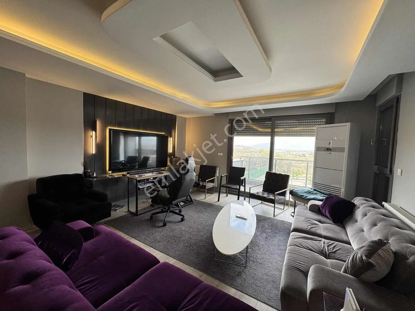Villakent 'te Geniş Bahçeli, Özel Havuzlu Satılık Tripleks Villa - Görsel 5
