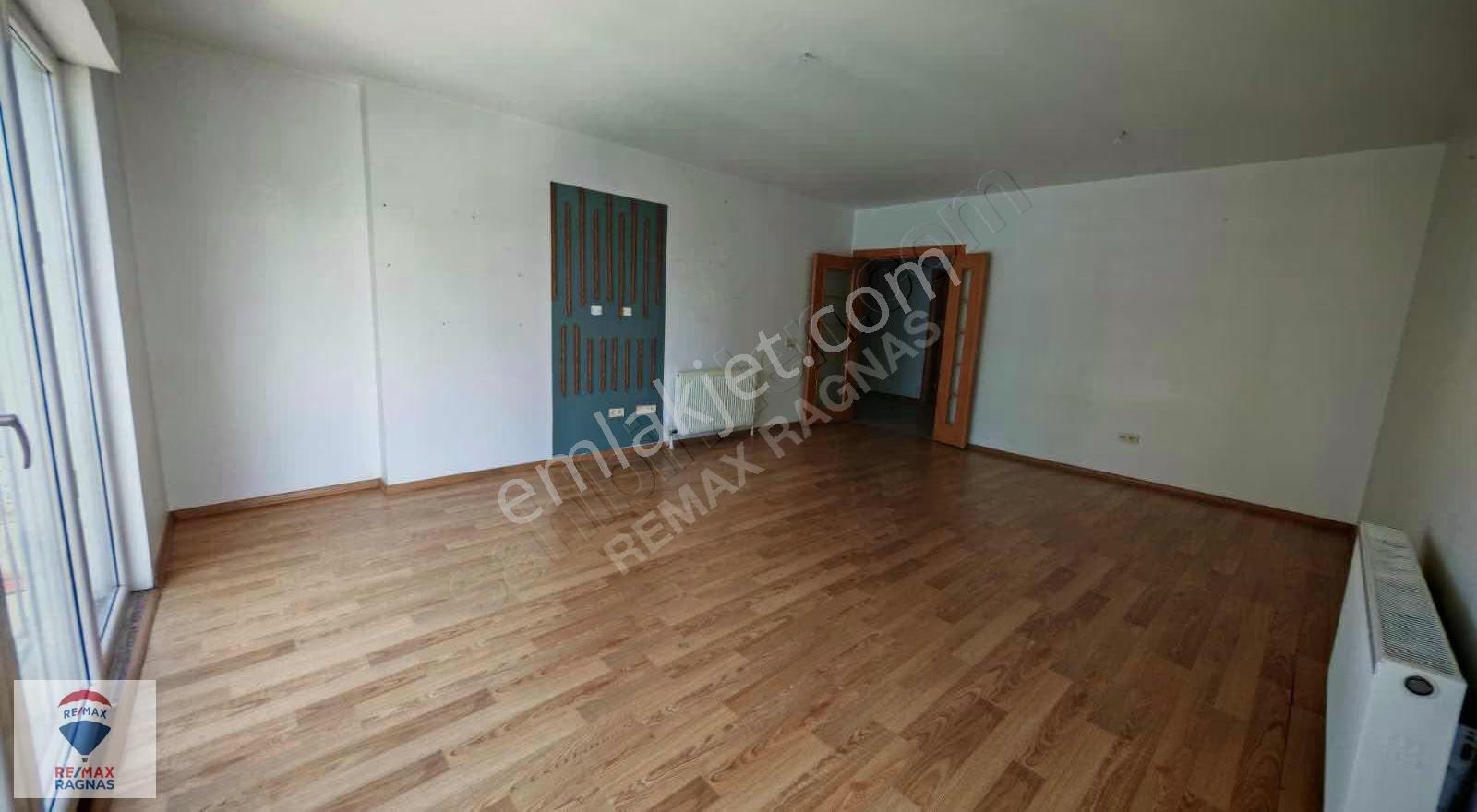 Corner Town Sitesi Ara Kat Geniş Kullanımlı 2+1 Satılık Daire - Görsel 3