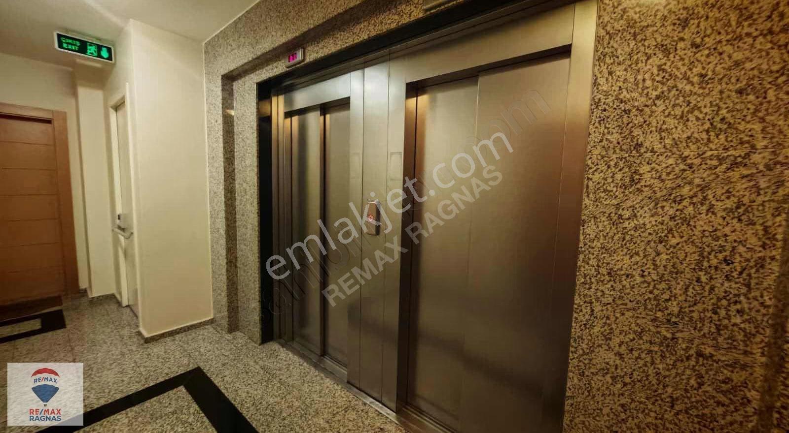 Corner Town Sitesi Ara Kat Geniş Kullanımlı 2+1 Satılık Daire - Görsel 2