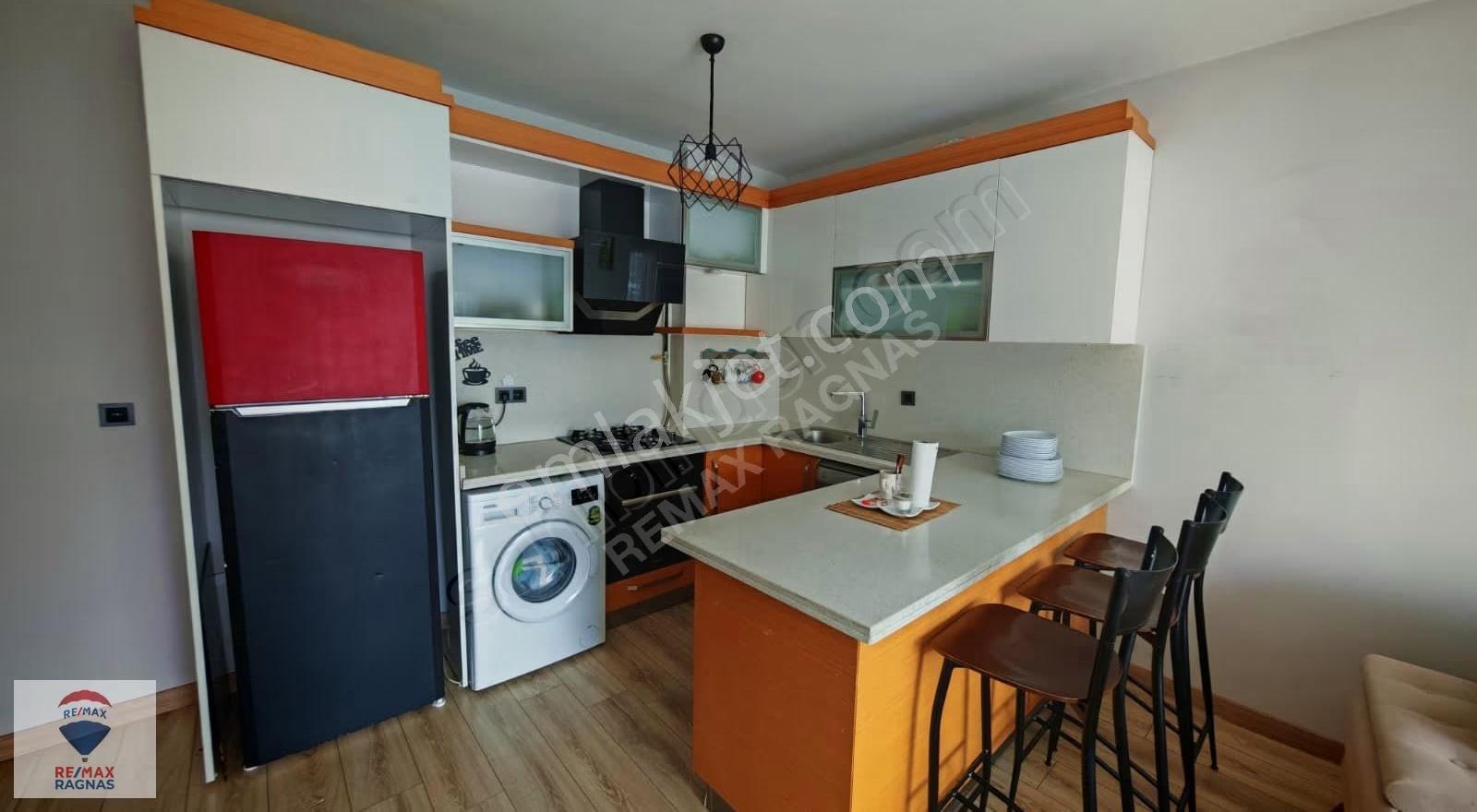 Taşdelen Prestijli Bir Sitede Eşyalı 1+1 Daire Balkonlu Kiralık - Görsel 2