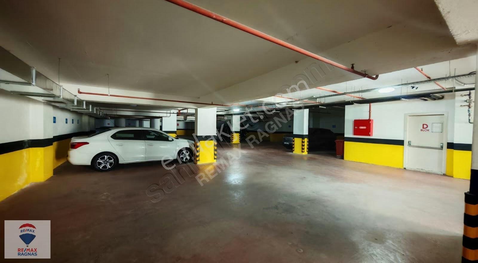 Taşdelen Prestijli Bir Sitede Eşyalı 1+1 Daire Balkonlu Kiralık - Görsel 18