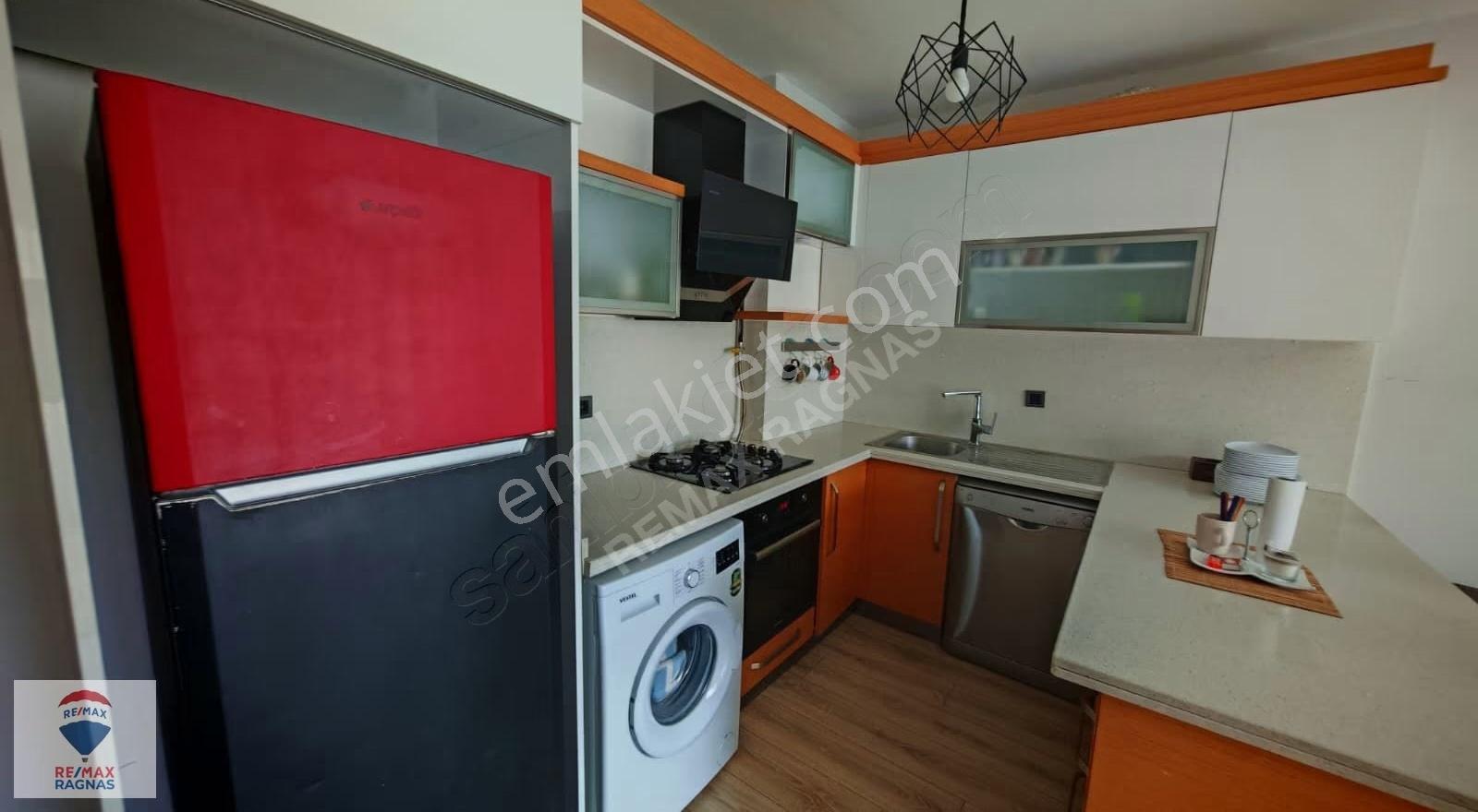 Taşdelen Prestijli Bir Sitede Eşyalı 1+1 Daire Balkonlu Kiralık - Görsel 3