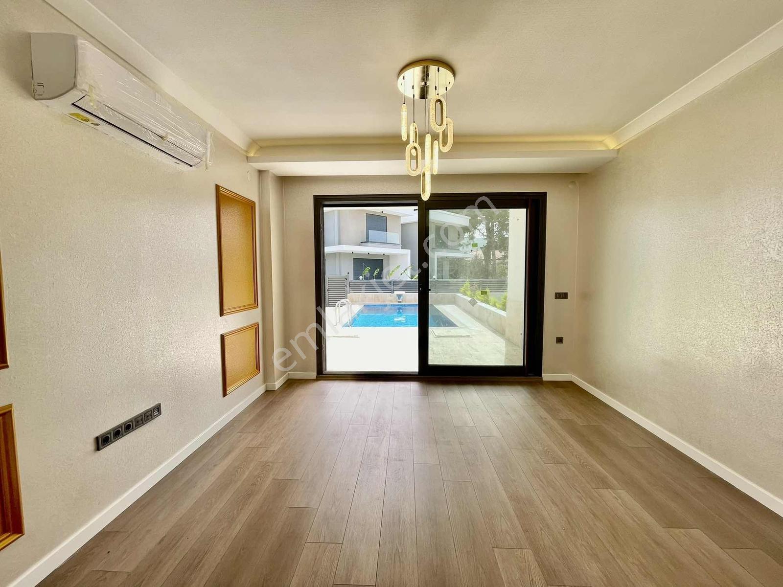 Çeşme Ilıca'da 3+1 , Sıfır , Havuzlu Dubleks Villa - Görsel 26