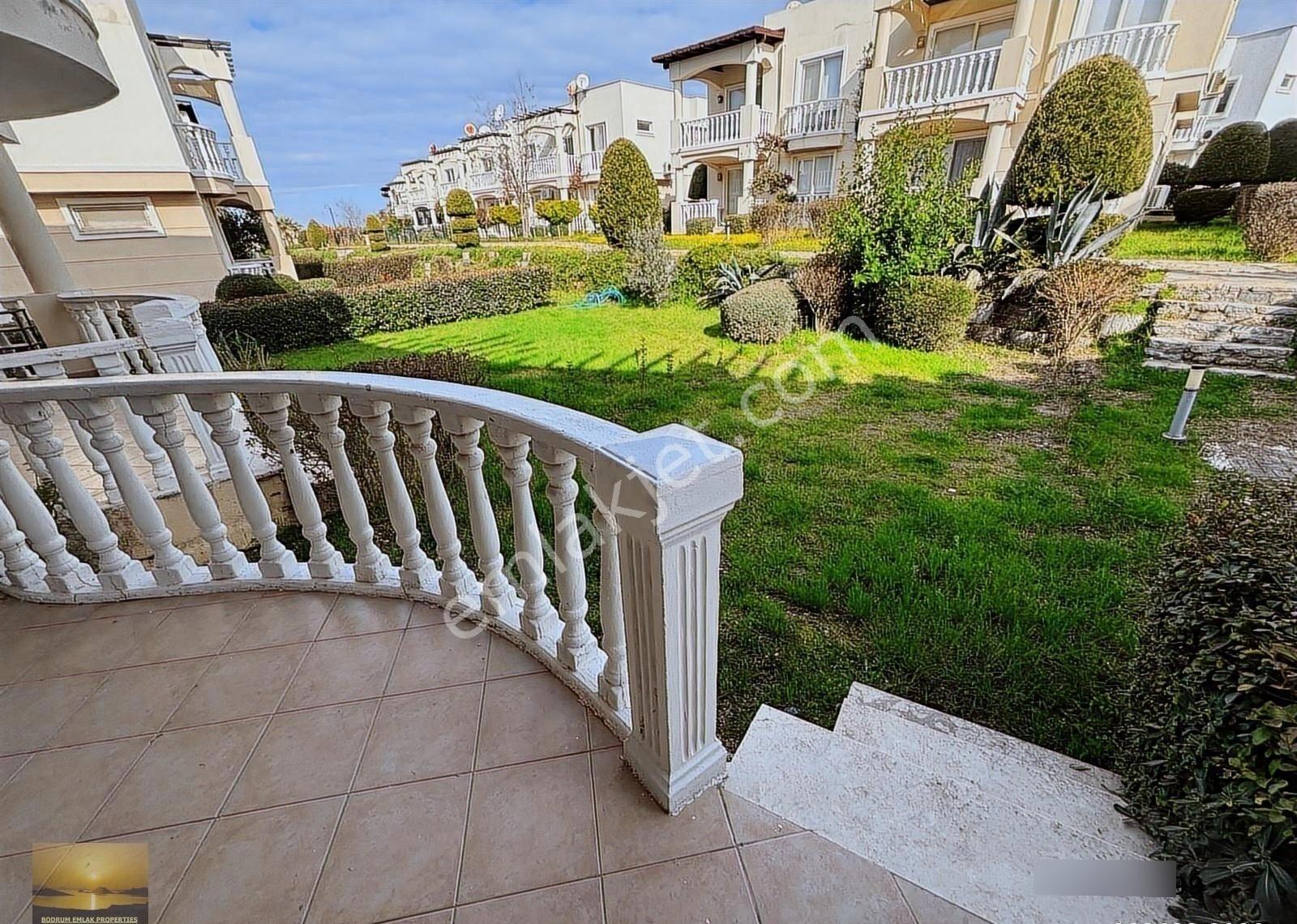 Denize Yakın Sitede Satılık Bahçeli Ev Eşyalı Daire Özel Plajlı Sitede Ön Sirada Düzayak Konumlu Ev - Görsel 14