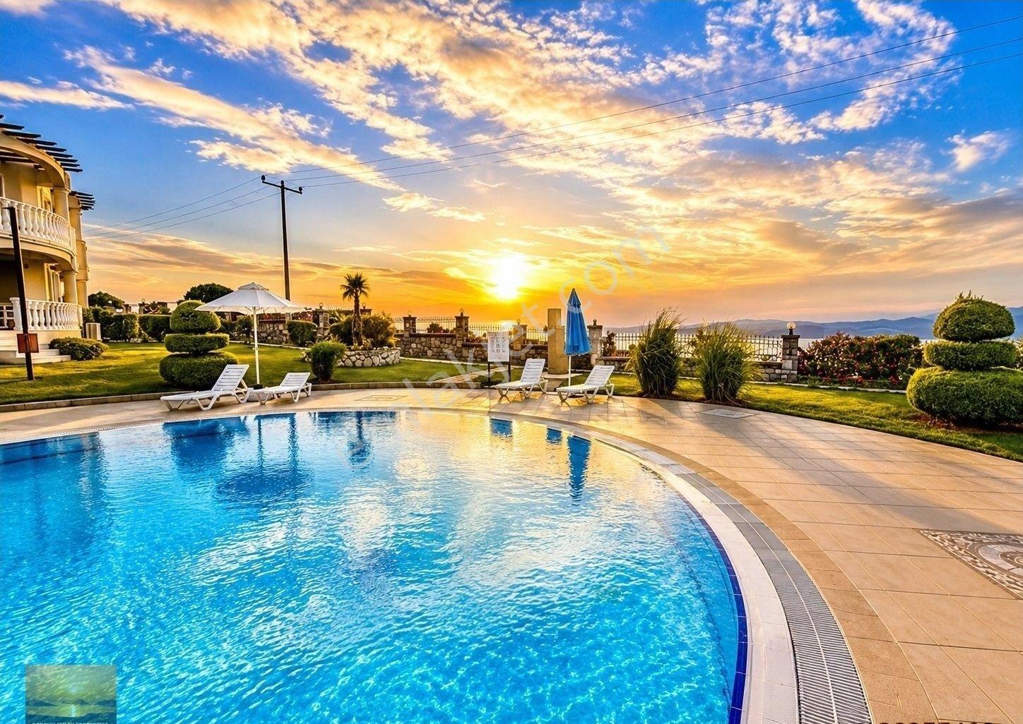 Denize Yakın Sitede Satılık Bahçeli Ev Eşyalı Daire Özel Plajlı Sitede Ön Sirada Düzayak Konumlu Ev