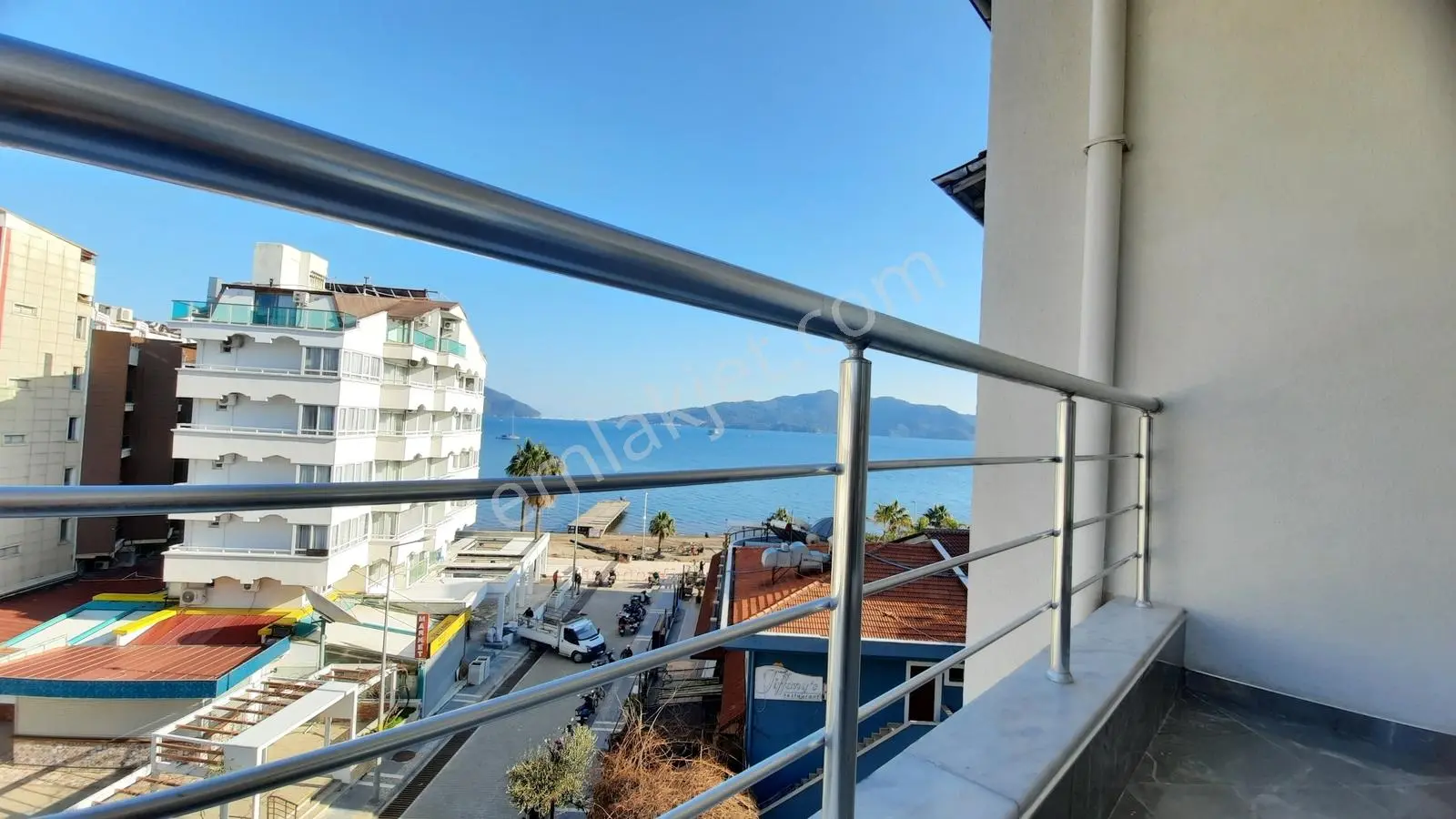 Marmaris'in Kalbinde Kiralık Otoparklı Deniz Manzaralı 2+1 Daire - Görsel 2